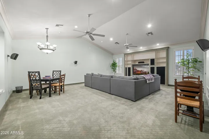 Theater room/Game room 21' X 24"