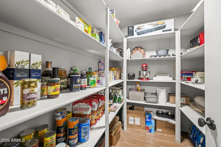 Walk in pantry