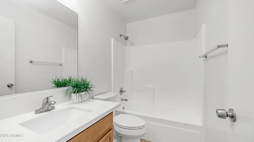 Full bath 2