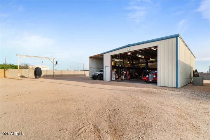 Large 30'x50' Insulated Shop with AC and 12,000 Pound Hoist.