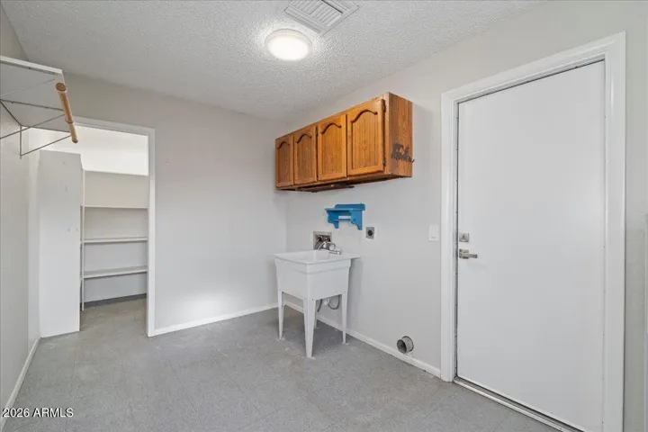 Large Laundry Room