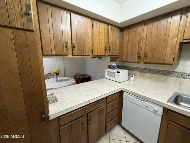 Lots of extra countertop space