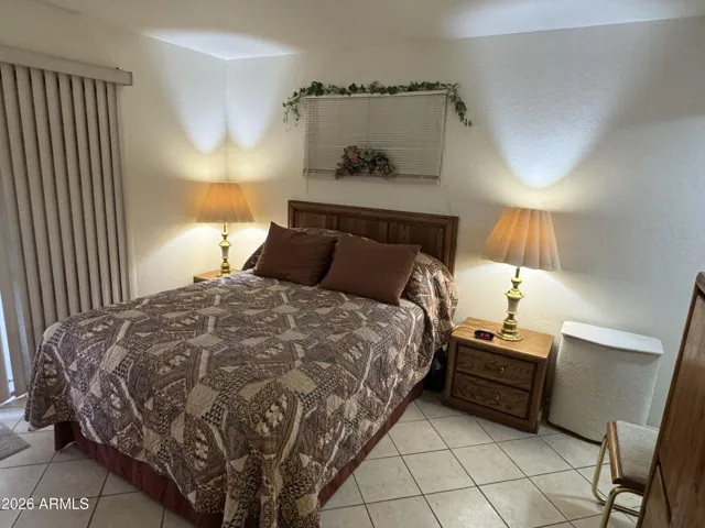 Queen size bed with storage underneath