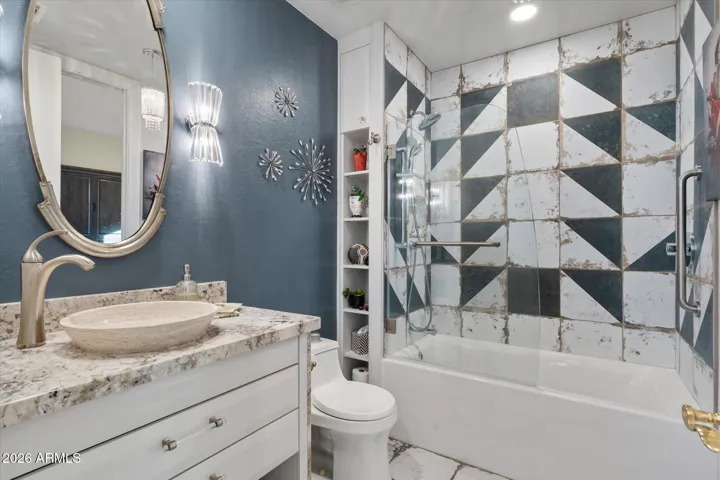 Den/Bedroom Bathroom