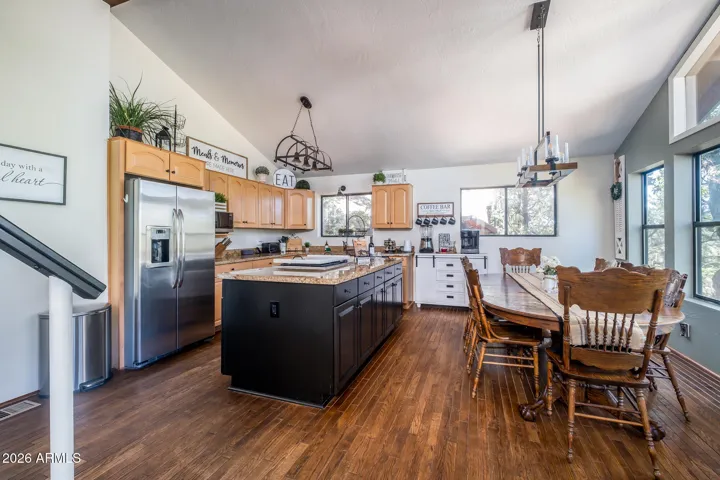 Kitchen with a full dinning area