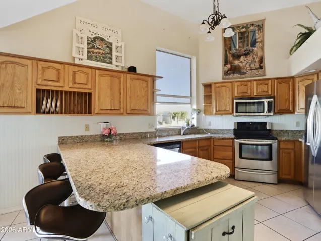 Kitchen w/lakeview over sink