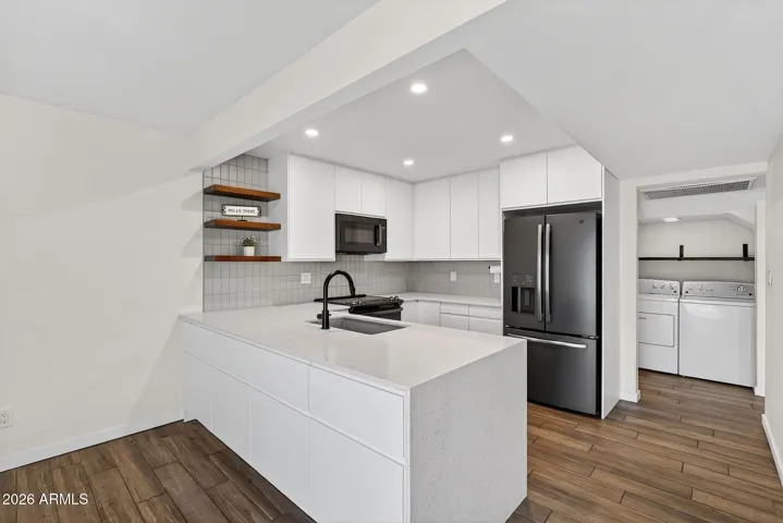 Kitchen & Dining Area