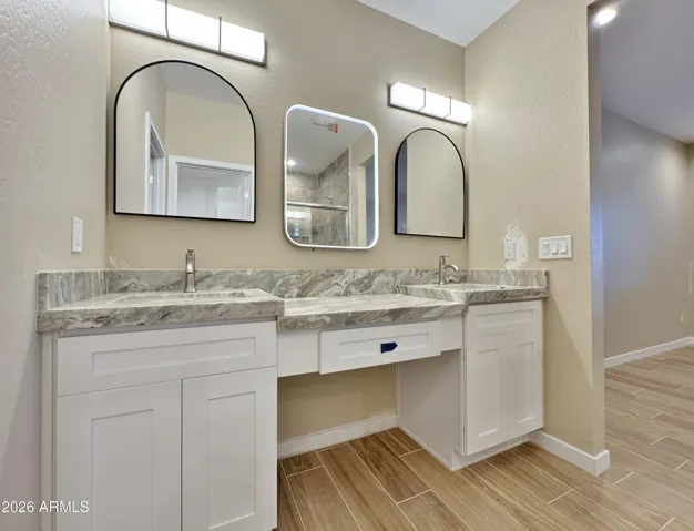 Lighted mirror in the middle
