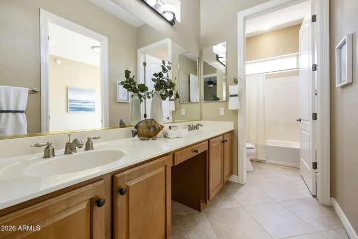 Bathroom is between both bedrooms