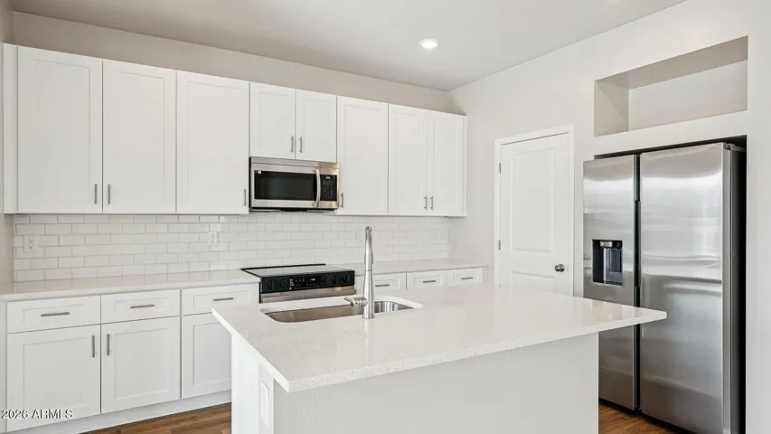 This photo features one of our Yarrow homes! Options and colors may vary.