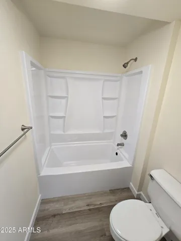 Bathroom 2 with tub