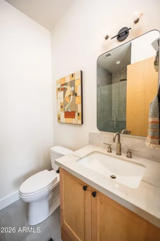 Flex room full bath