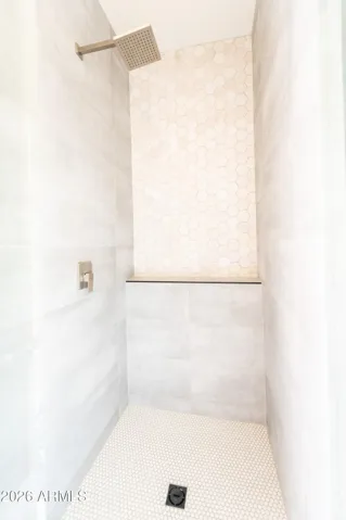 Flex room full bath
