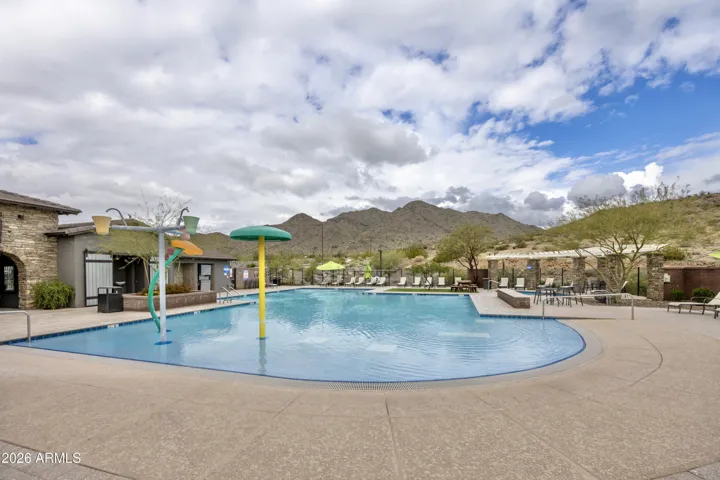 Hoa Heated Pool & Jacuzzi.