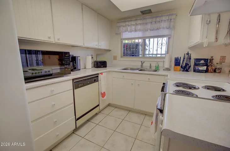 Nice white shaker cabinets, all appliances included