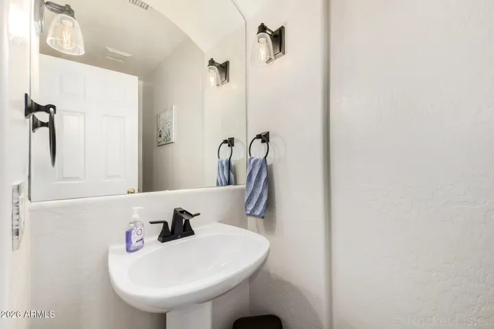 1/2 bath