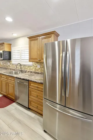 Kitchen - stainless appliances