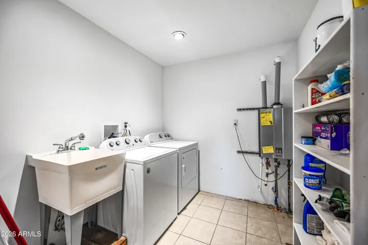 Washer & dryer included