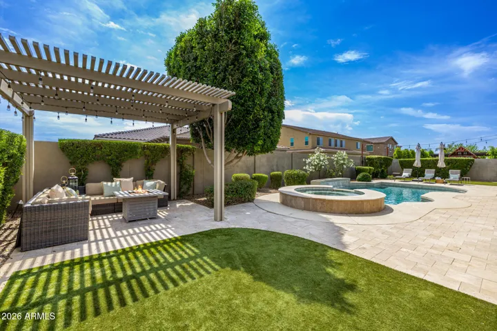 Enjoy the Arizona Sun in your Backyard Oasis