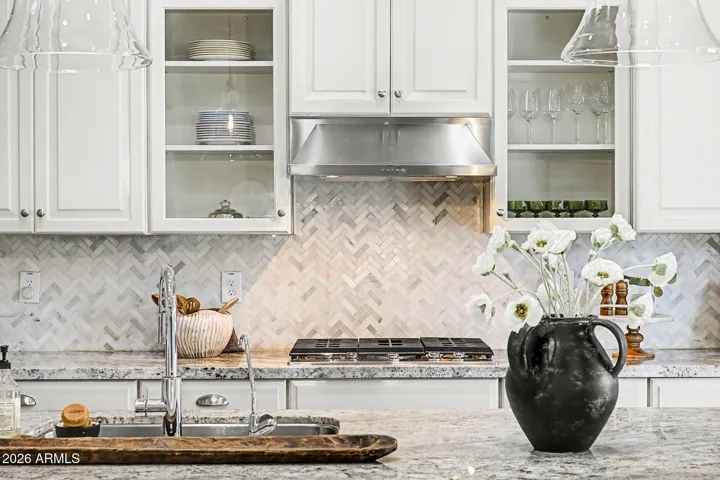 Gas Cooktop and Designer Backsplash add the perfect touch
