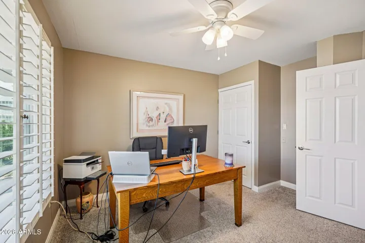 A guest bedroom / office