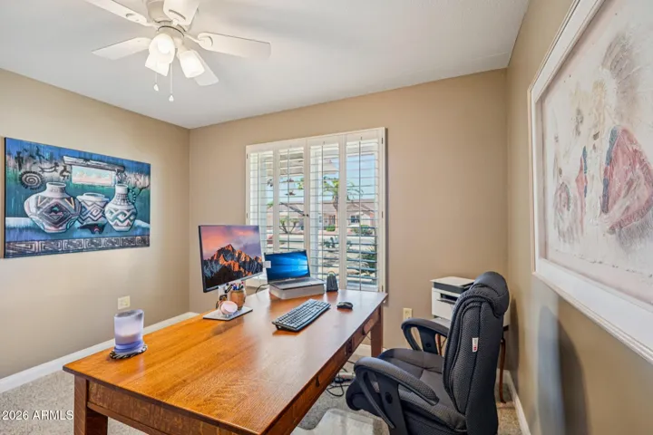 A guest bedroom / office
