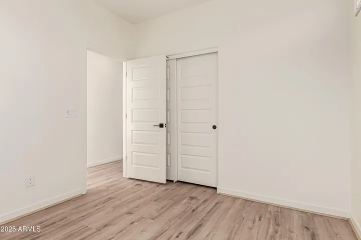 4th/Downstairs bedroom