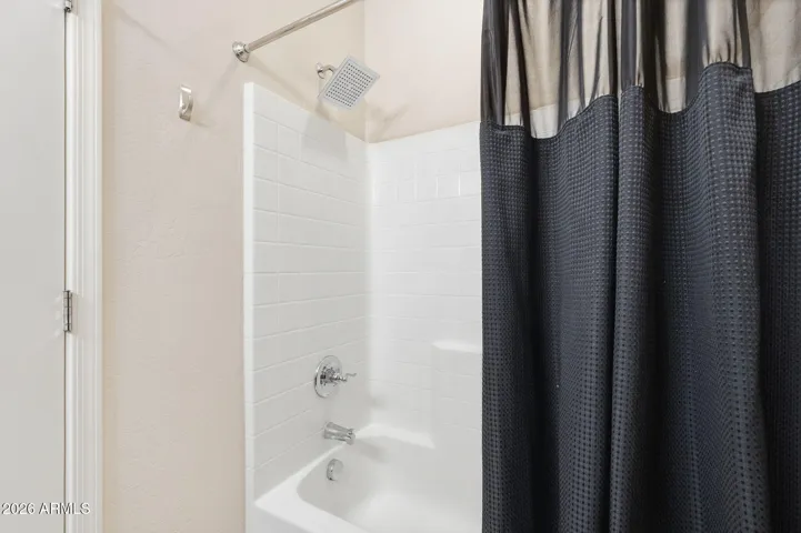 Tub/shower combo in the main bathroom
