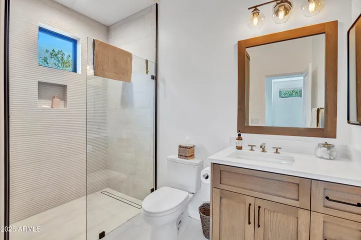 Efficiency Apartment 3/4 bath