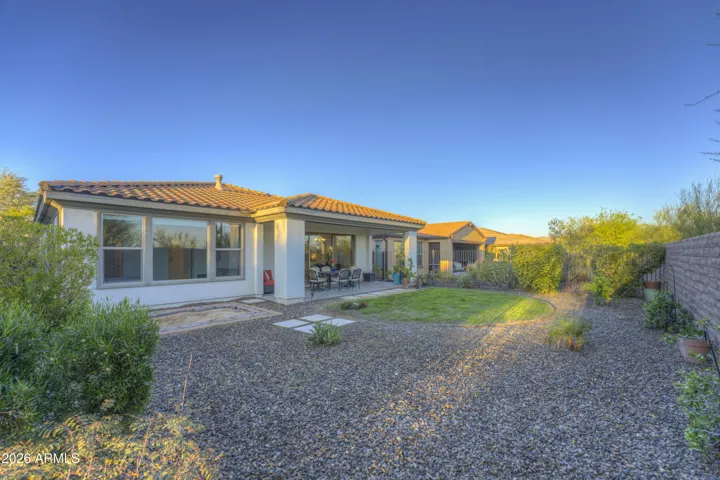 Spacious lot