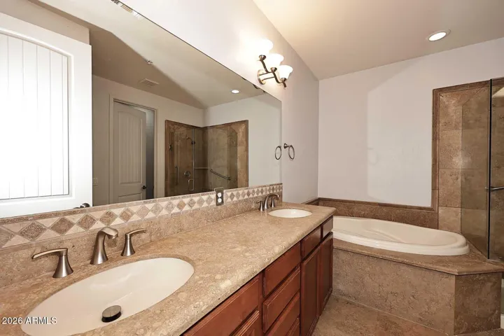 Primary Bath, garden tub
