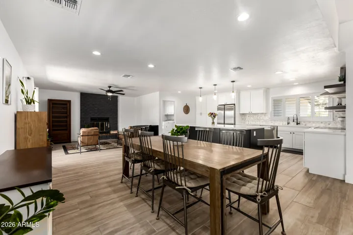 Dining area/kitchen