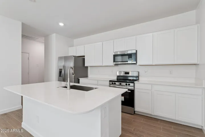 Pictures of sample model home. Colors, features and finishes will vary for each home.