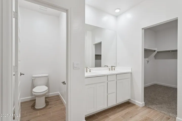 Pictures of sample model home. Colors, features and finishes will vary for each home.