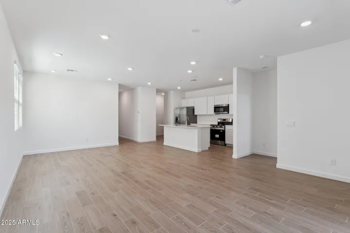 Pictures of sample model home. Colors, features and finishes will vary for each home.