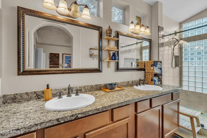 ...with double sinks and granite vanity top