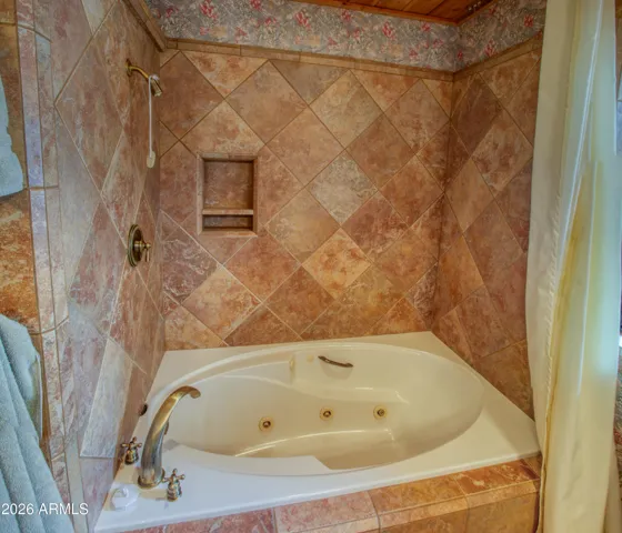 Master Tub
