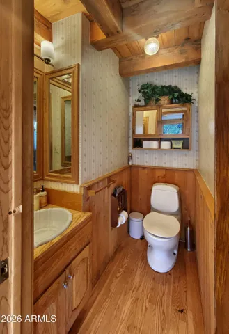 1/2 Bathroom