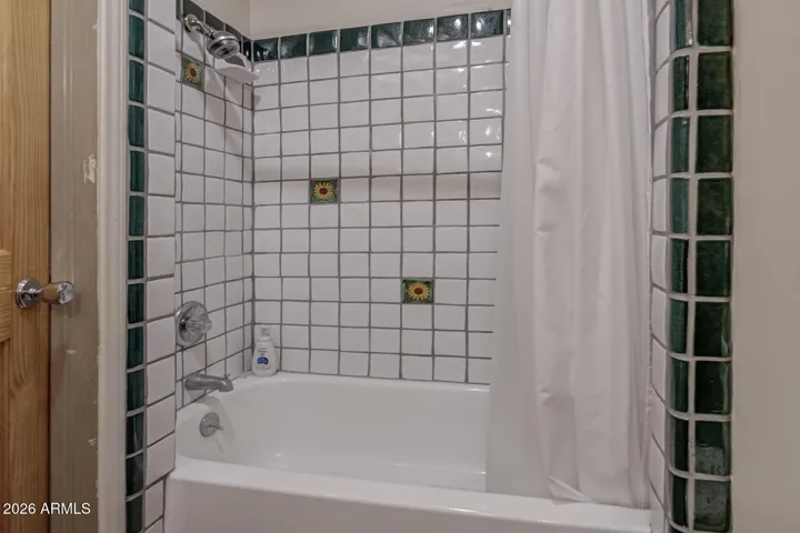 Upper-Level Bath
