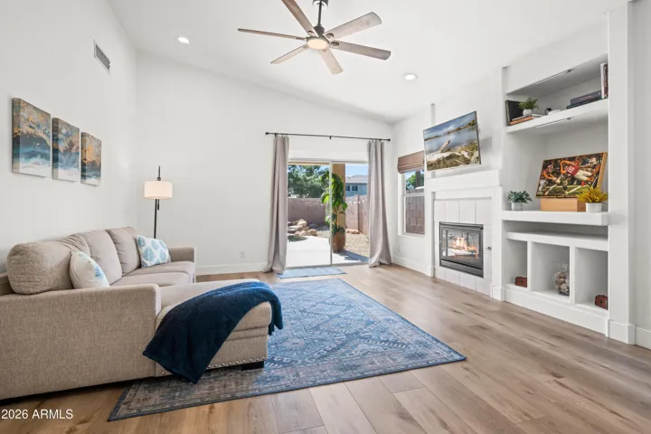 Gas fireplace