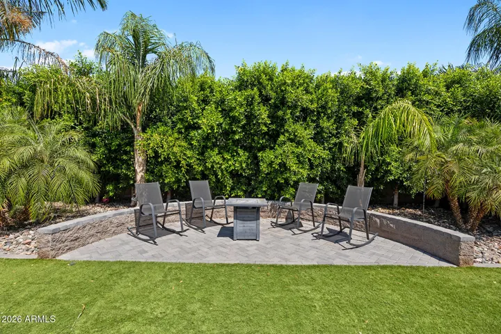 BACKYARD SEATING AND PLENTY OF SPACE