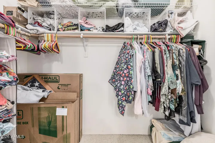 MASTER WALK-IN CLOSET