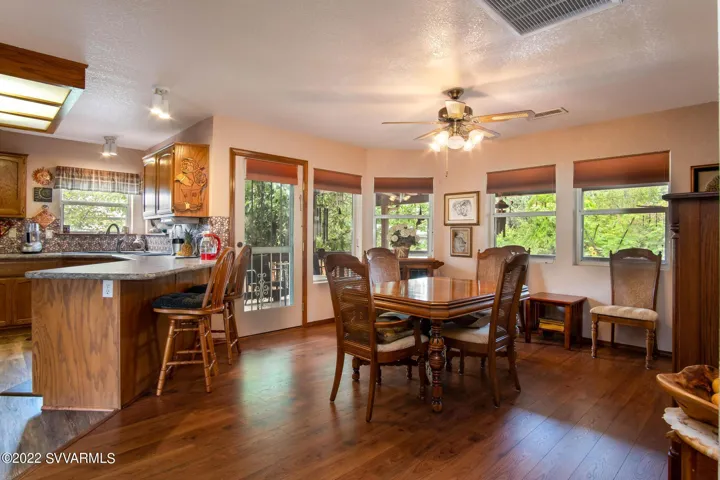 walk out access from dining to deck