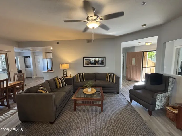 Enterance is on right and kitchen on left in photo