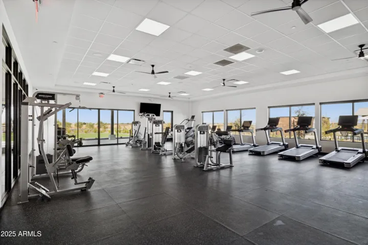 Clubhouse has a full gym!!
