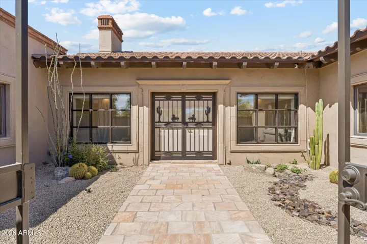 Private Entry Courtyard