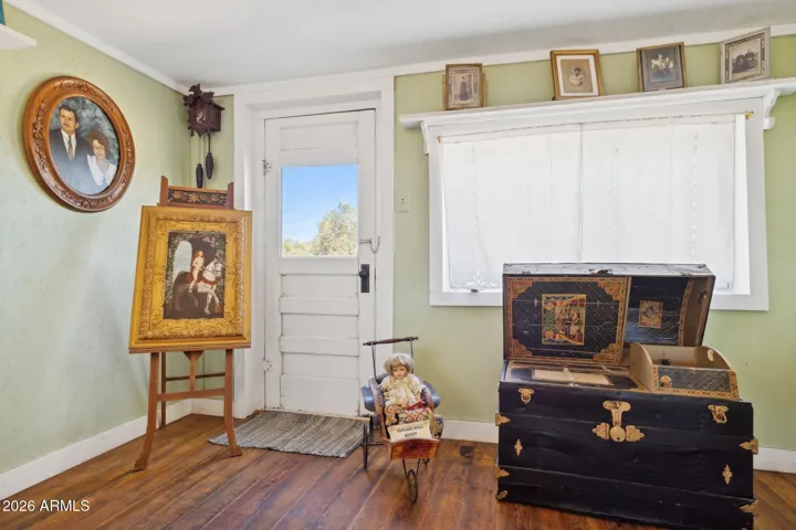 1908 Home Inside