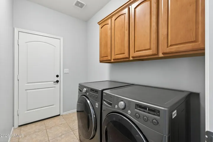 Washer and dryer convey with the sale