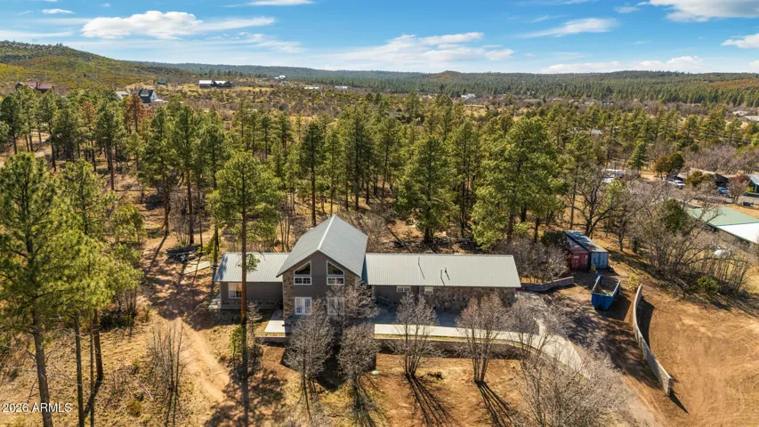 2.5 treed acres