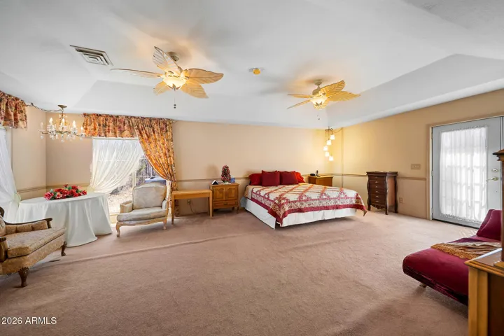 Spacious master with tray ceilings